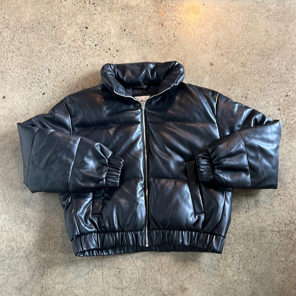Abercrombie ultra mini puffer jacket vegan leather.